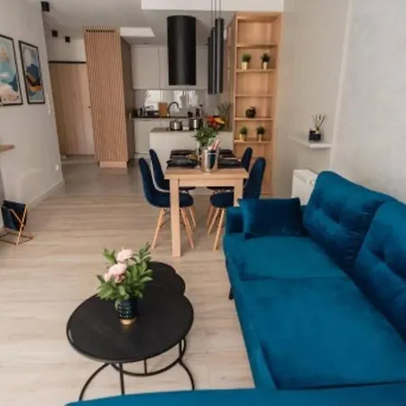 Silvia Karolinki 78 *