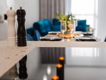 Silvia Karolinki 78 *